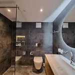 Riverside 3rd Floor North Зас-Фе