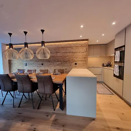 Апартаменти Riverside 3rd Floor North